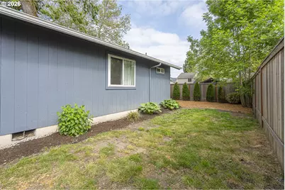 209 E North St, Newberg, OR 97132 - Photo 36