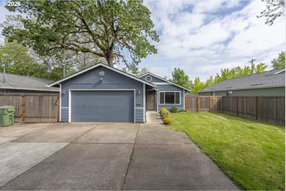 209 E North St, Newberg, OR 97132 - Photo 4