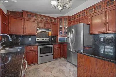 209 E North St, Newberg, OR 97132 - Photo 10