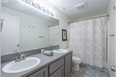 209 E North St, Newberg, OR 97132 - Photo 22