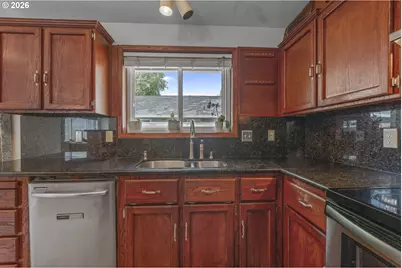 209 E North St, Newberg, OR 97132 - Photo 12