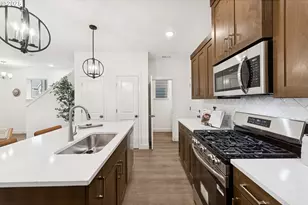 3327 SE Triumph Ave, Hillsboro, OR 97123 - Photo 10