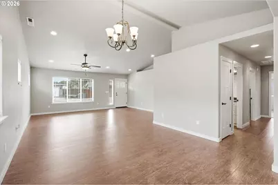 7410 Desert View Dr, White City, OR 97503 - Photo 6