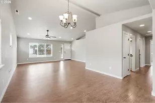 7410 Desert View Dr, White City, OR 97503 - Photo 6