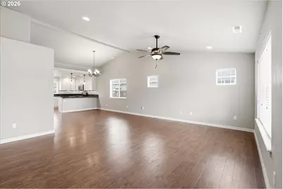 7410 Desert View Dr, White City, OR 97503 - Photo 4