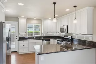 7410 Desert View Dr, White City, OR 97503 - Photo 8