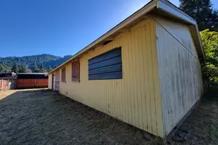 47785 Chubb Ct, Oakridge, OR 97463 - Photo 6