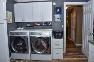 1723 Westwood Dr, Medford, OR 97501 - Photo 14