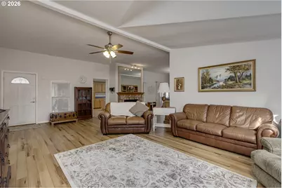 655 NE Burnett Rd #9, McMinnville, OR 97128 - Photo 4