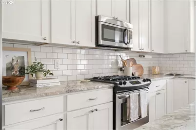 7936 N Wayland Ave, Portland, OR 97203 - Photo 16