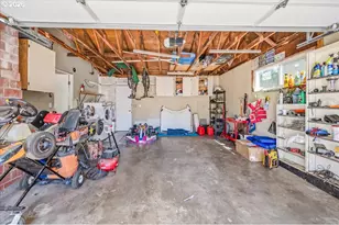 7028 SE Hogan Rd, Gresham, OR 97080 - Photo 32