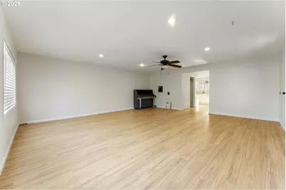 1550 Tierra Lynn Dr, Woodburn, OR 97071 - Photo 12