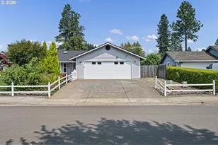 25133 Allure Ave, Veneta, OR 97487 - Photo 2