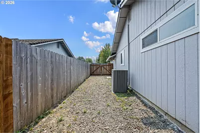 25133 Allure Ave, Veneta, OR 97487 - Photo 40