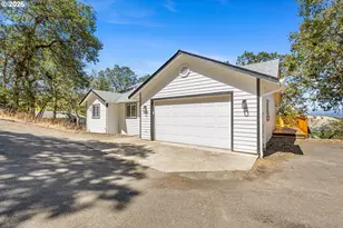 1485 SE Parkwood Dr, Roseburg, OR 97470 - Photo 4