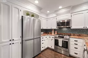 6275 Clubhouse Cir, West Linn, OR 97068 - Photo 20