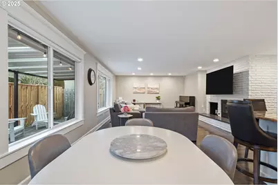 6275 Clubhouse Cir, West Linn, OR 97068 - Photo 12