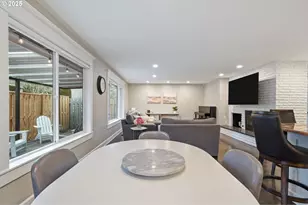 6275 Clubhouse Cir, West Linn, OR 97068 - Photo 12