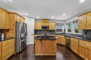 2137 N Legacy Dr, Newberg, OR 97132 - Photo 12