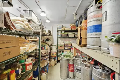 216 W Steuben St, Bingen, WA 98605 - Photo 22