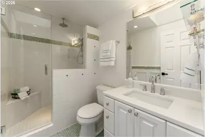 5955 Washington Ct, Lake Oswego, OR 97035 - Photo 18