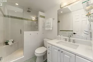 5955 Washington Ct, Lake Oswego, OR 97035 - Photo 18
