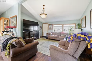 310 Pitney Ln, Junction City, OR 97448 - Photo 6