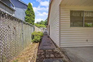 3550 SW 2nd St, Gresham, OR 97030 - Photo 44