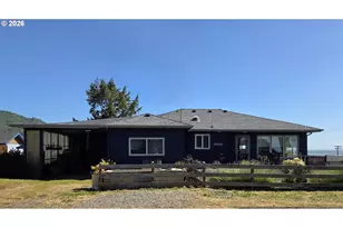 94130 4th St, Gold Beach, OR 97444 - Photo 12