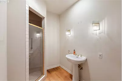 9101 NE Cliff St, Portland, OR 97220 - Photo 22