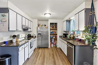 2133 NW Watters St, Roseburg, OR 97471 - Photo 6