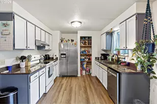 2133 NW Watters St, Roseburg, OR 97471 - Photo 6