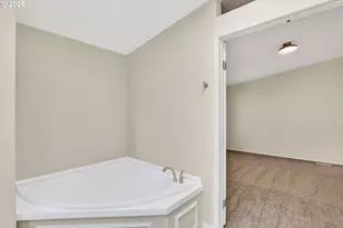 1949 SE Palmquist Rd, Gresham, OR 97080 - Photo 14