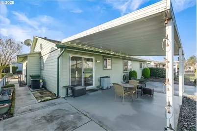 2093 W Hayes St, Woodburn, OR 97071 - Photo 38