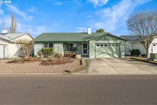 2093 W Hayes St, Woodburn, OR 97071 - Photo 2