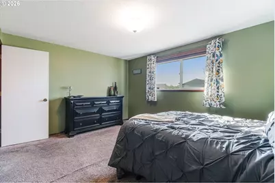 2093 W Hayes St, Woodburn, OR 97071 - Photo 34