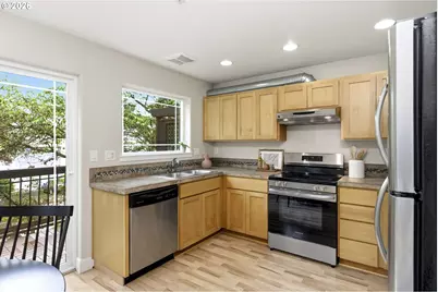 6747 N Salem Ave, Portland, OR 97203 - Photo 2
