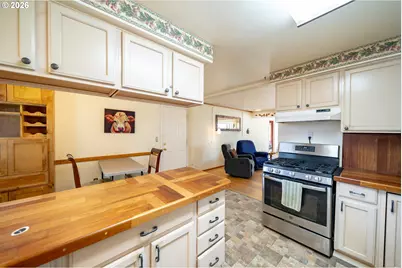 6776 Rochester St NE, Salem, OR 97305 - Photo 10