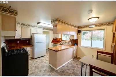 6776 Rochester St NE, Salem, OR 97305 - Photo 12