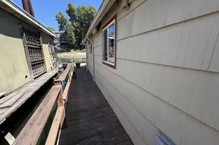 11612 N Island Cove Ln, Portland, OR 97217 - Photo 36