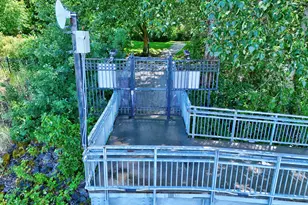 11612 N Island Cove Ln, Portland, OR 97217 - Photo 6