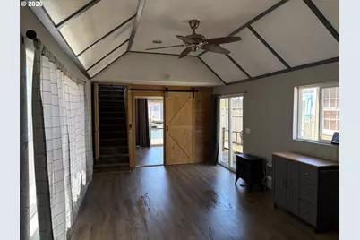 11612 N Island Cove Ln, Portland, OR 97217 - Photo 20