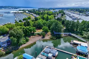 11612 N Island Cove Ln, Portland, OR 97217 - Photo 16