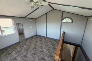 11612 N Island Cove Ln, Portland, OR 97217 - Photo 32
