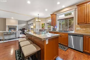 6338 SE Dunbar Dr, Portland, OR 97236 - Photo 12