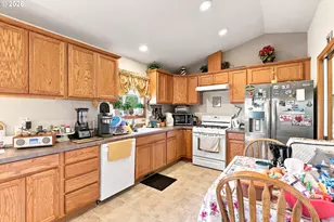 1710 SE Port Dr, Lincoln City, OR 97367 - Photo 12