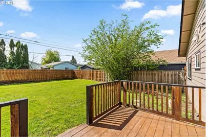 1043 F St, Springfield, OR 97477 - Photo 22