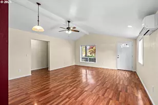 1043 F St, Springfield, OR 97477 - Photo 8