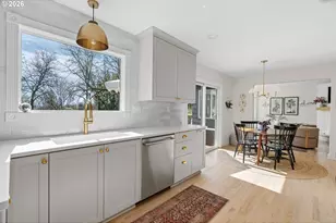 10455 SW Ridgeview Ln, Portland, OR 97219 - Photo 10