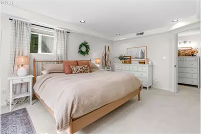 10455 SW Ridgeview Ln, Portland, OR 97219 - Photo 16